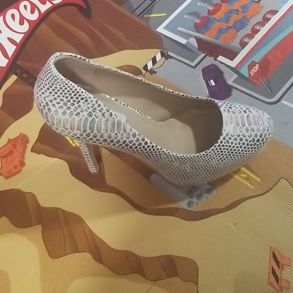Shoes and boots